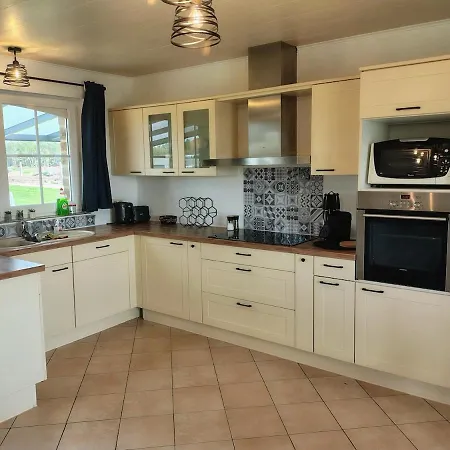 La Petite Maison De Terre De Partage